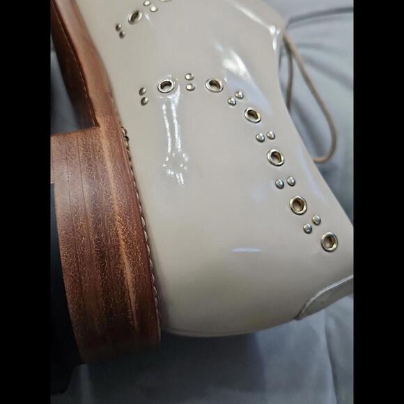 The Office of Angela Scott Wingtip Oxford Beige Patent Leather Womens Shoes 40 9 - Picture 14 of 16